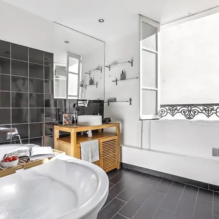 Bnbnova - 2br - Le Marais & Place De La Republique Apartman